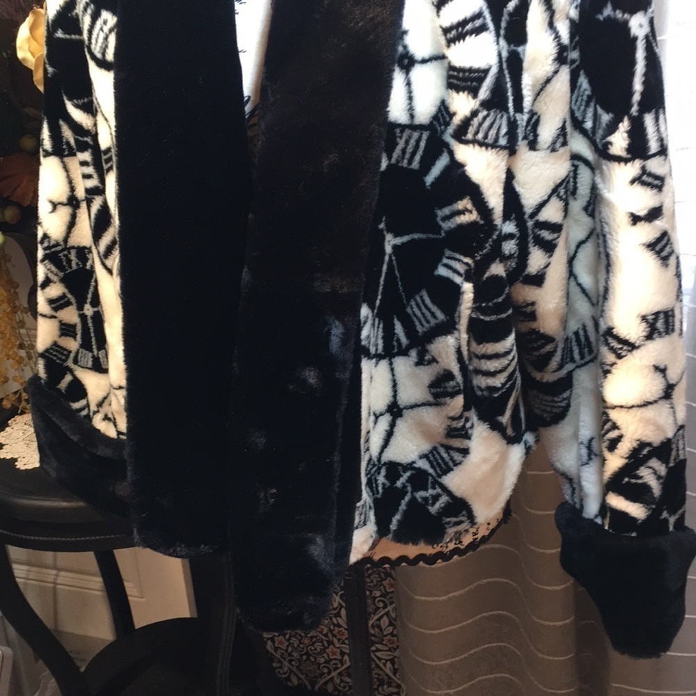 Plush soft open front rolled cuff coat - Picture 3 of 10